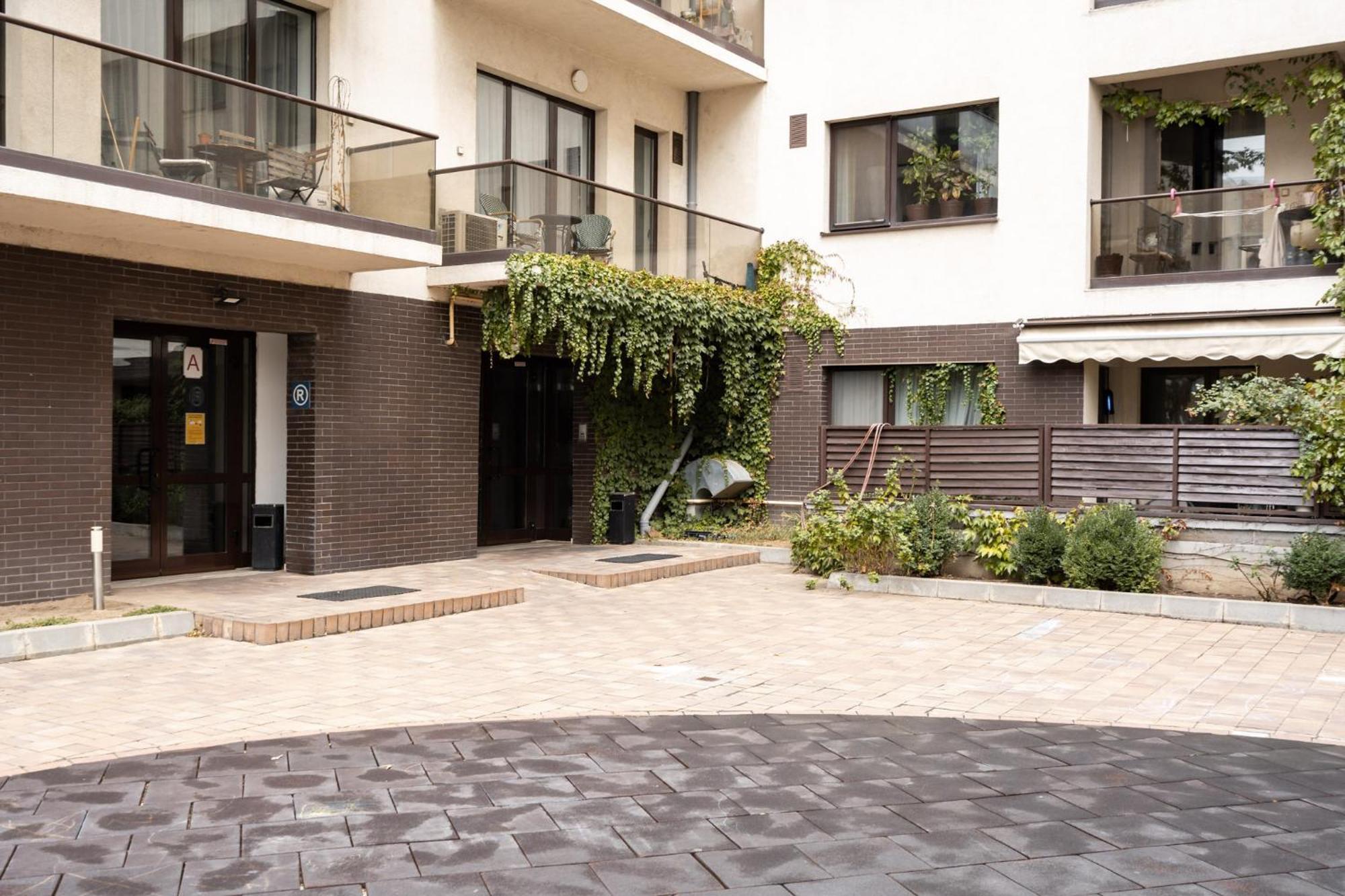 Lazynest - Modern Apartment With Parking & Balcony Bukarest Exterior foto
